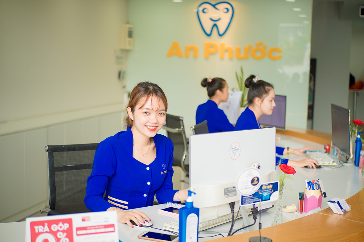 Nhân viên tại An Phước được đào tạo bài bản, chuyên nghiệp, hỗ trợ tối đa cho khách hàng.