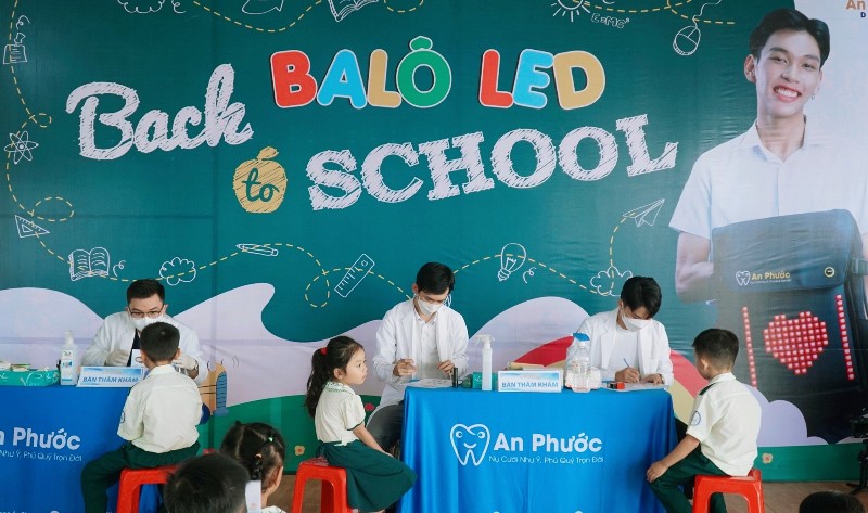 Nha khoa An Phước thăm khám tầm soát sức khoẻ răng miệng cho các em học sinh trường Hà Long