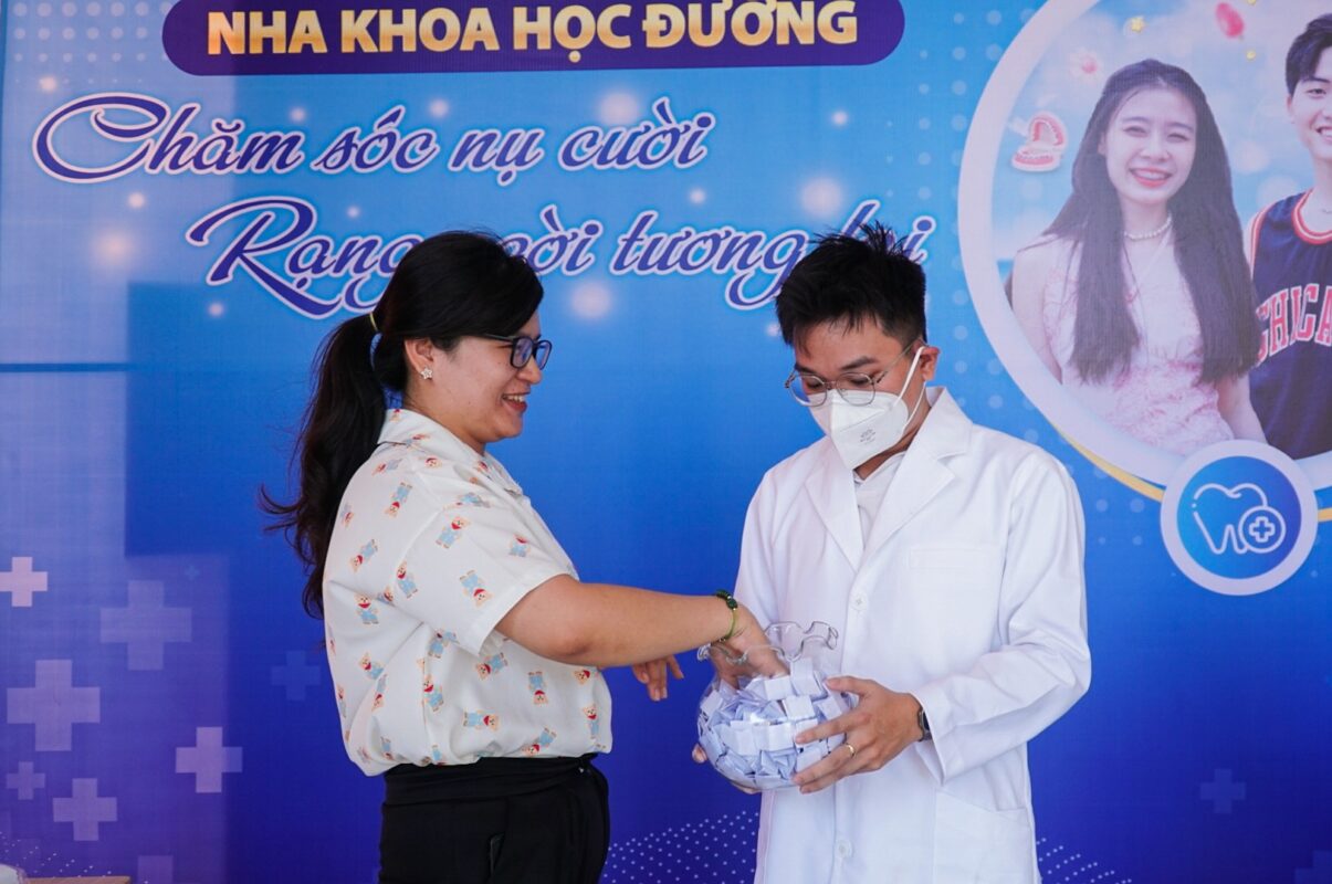 Thăm khám tầm soát sức khỏe răng miệng tại Trung Tâm GDTX Tỉnh Long An z5355817239902 68530c748f629d20b9d1f0fe4926baf4 Tháng 10 23, 2025