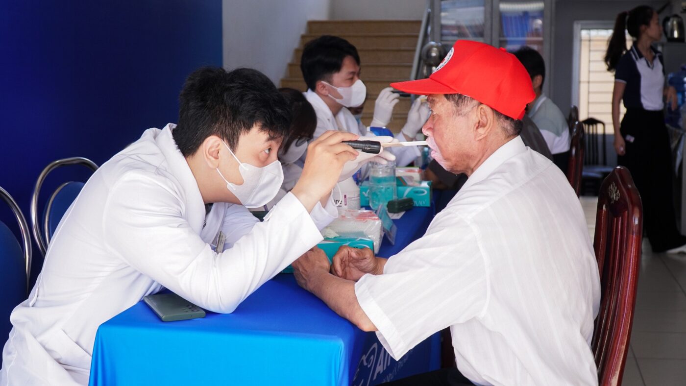 Một ngày thăm khám ý nghĩa cùng bà con UBND Phường 1 Thăm khám sức khoẻ răng miệng tại UBND P1 - 5