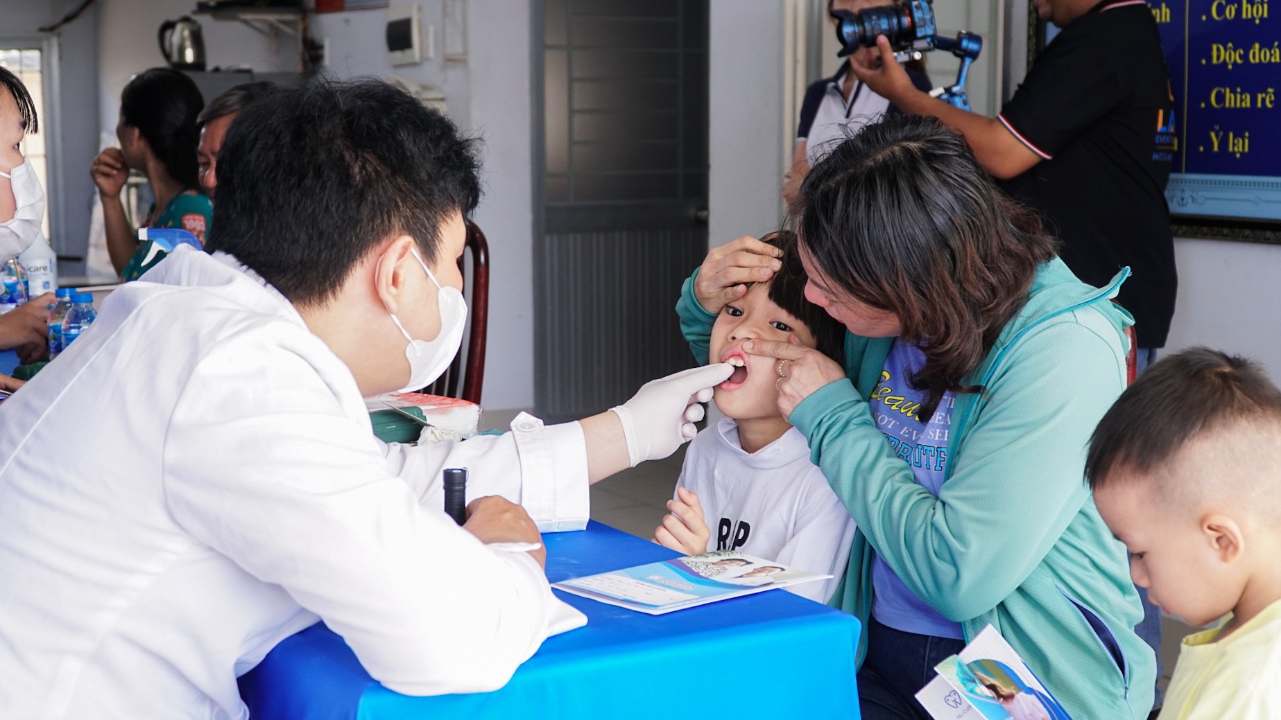 Một ngày thăm khám ý nghĩa cùng bà con UBND Phường 1 Thăm khám sức khoẻ răng miệng tại UBND P1