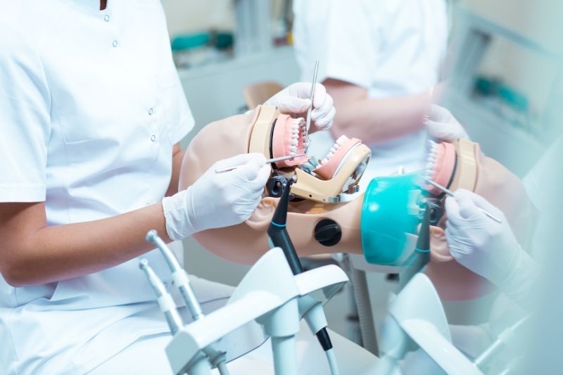 Sái quai hàm là gì? Dấu hiệu, nguyên nhân và cách chữa trị Phẫu thuật chỉnh hàm khi khớp quai hàm bị tổn thương nặng