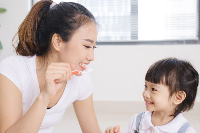 Nhổ răng sữa cho trẻ và những điều phụ huynh cần lưu ý Chú ý chăm sóc vết thương cho trẻ sau khi nhổ răng