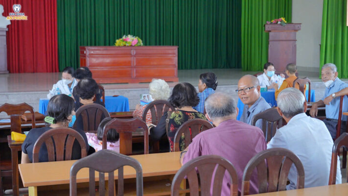 Thăm khám sức khoẻ răng miệng tại UBND Phường 3