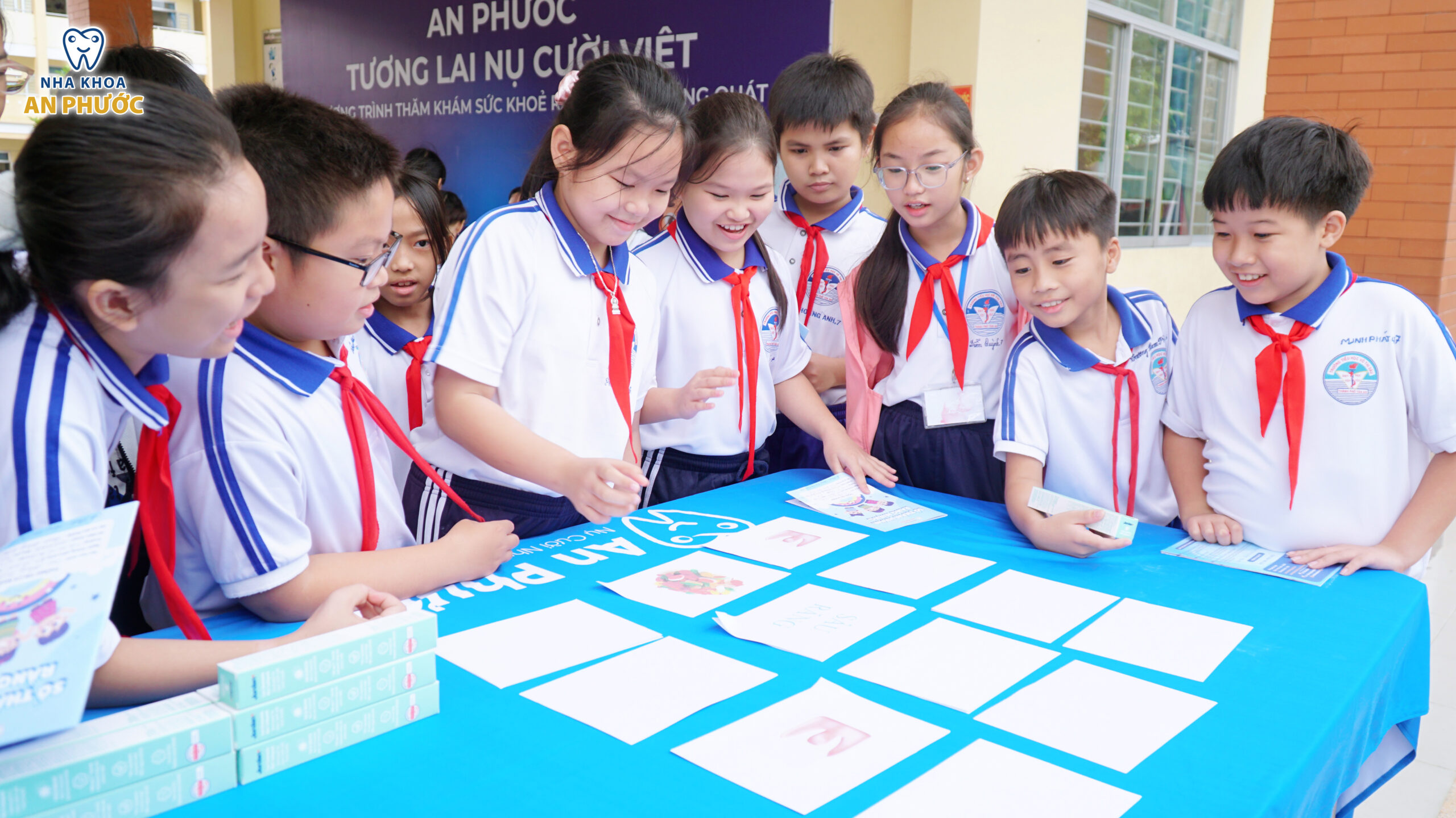 Đồng hành chăm sóc răng miệng cùng những mầm non Trường Tiểu học Võ Thị Sáu Hoạt động minigame góp phần làm tăng sự náo nhiệt trong ngày thăm khám