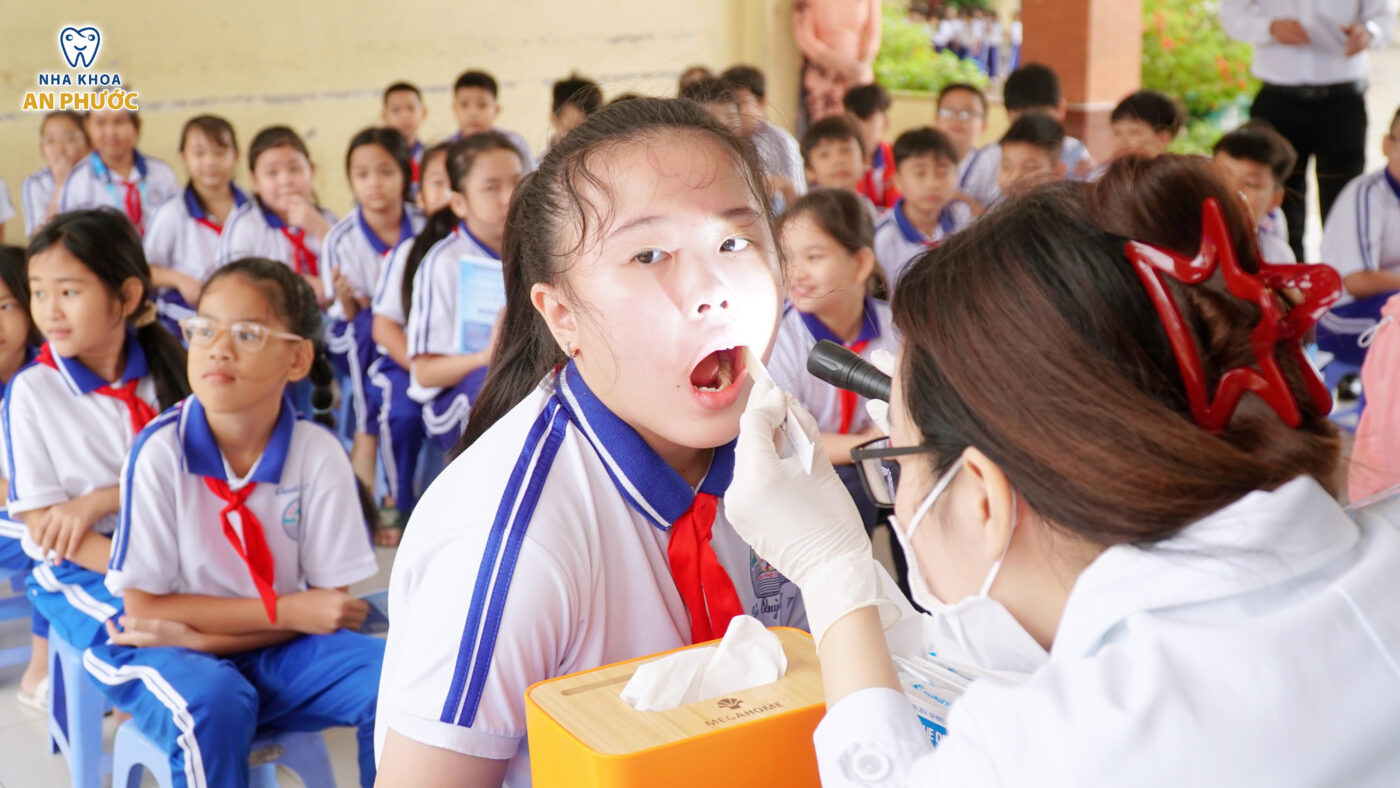 Đồng hành chăm sóc răng miệng cùng những mầm non Trường Tiểu học Võ Thị Sáu Thăm khám Nha khoa học đường Trường Tiểu học Võ Thị Sáu - 6