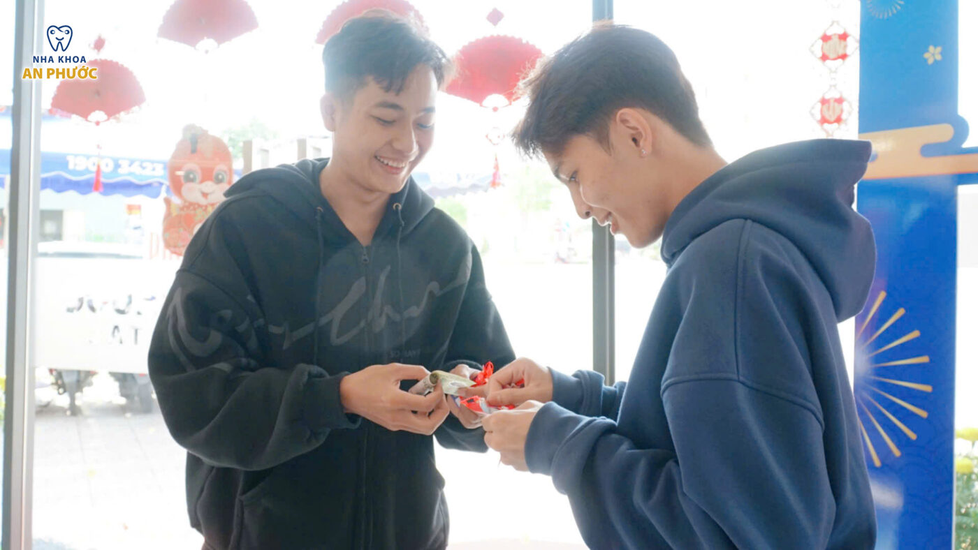 Rộn ràng không khí khai trương đầu năm 2025 tại Nha khoa An Phước Khach hang check in hai loc tai An Phuoc 4 Tháng 10 23, 2025