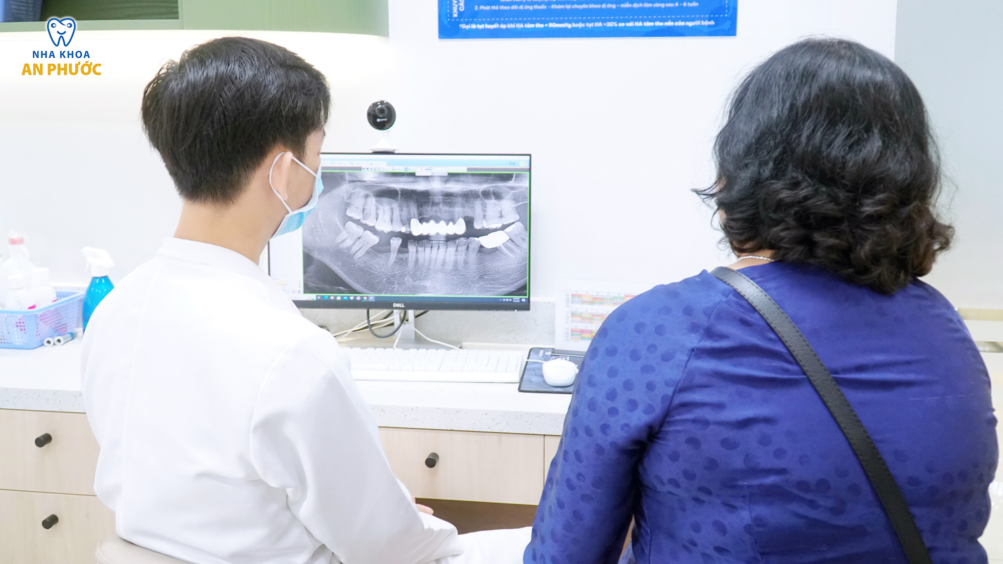 Hội Phụ Nữ Phường 6 tham quan và thăm khám răng miệng tại An Phước Bác sĩ An Phước trực tiếp thăm khám răng miệng cho các thành viên trong hội