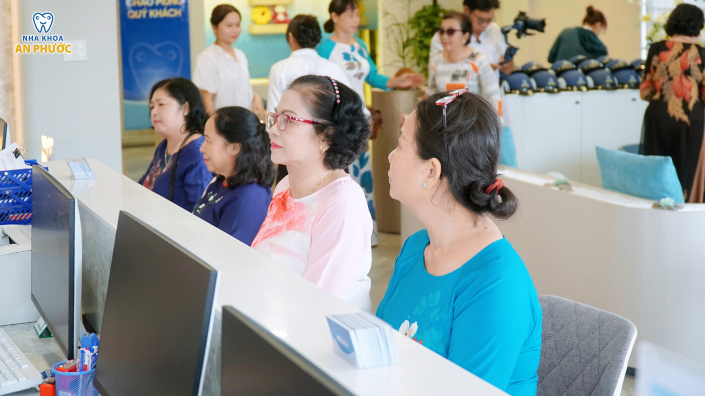Hội Phụ Nữ Phường 6 tham quan và thăm khám răng miệng tại An Phước Hoi Phu Nu Phuong 6 tham quan Nha Khoa An Phuoc 9 Tháng 10 24, 2025