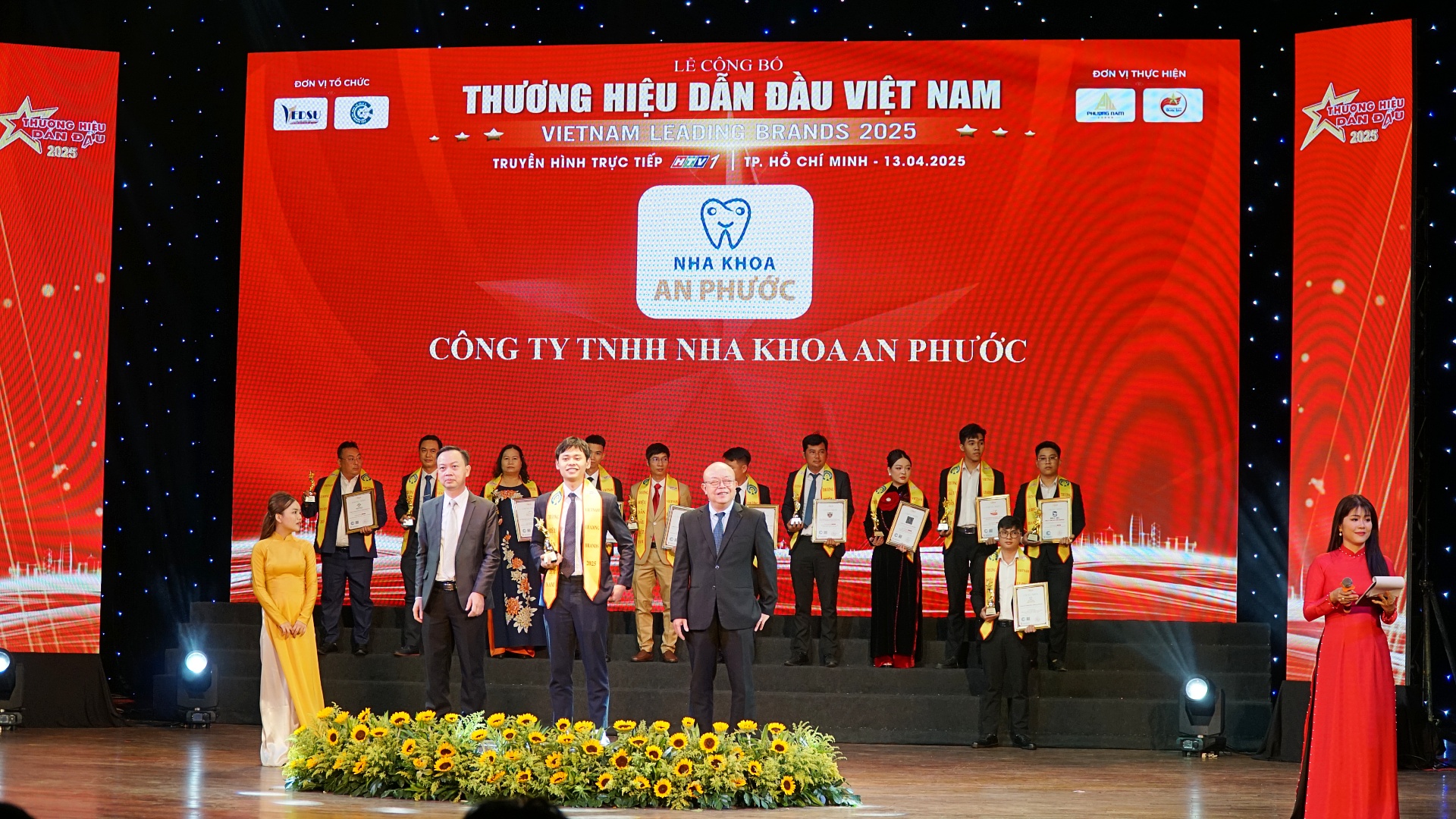 Nha khoa An Phước vinh danh “Thương hiệu nha khoa dẫn đầu – Chất lượng vượt trội 2025” Danh hiệu Thương hiệu nha khoa dẫn đầu – Chất lượng vượt trội 2025 - Nha khoa An Phước