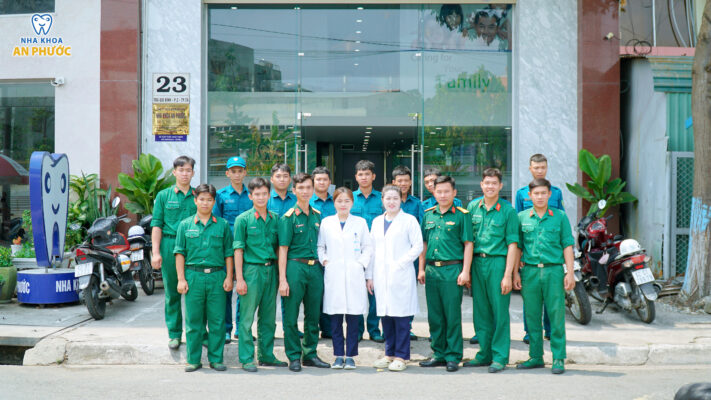 Nha khoa An Phước thăm khám răng miệng cho các cán bộ, chiến sĩ thuộc Bộ Chỉ huy Quân sự tỉnh Long An